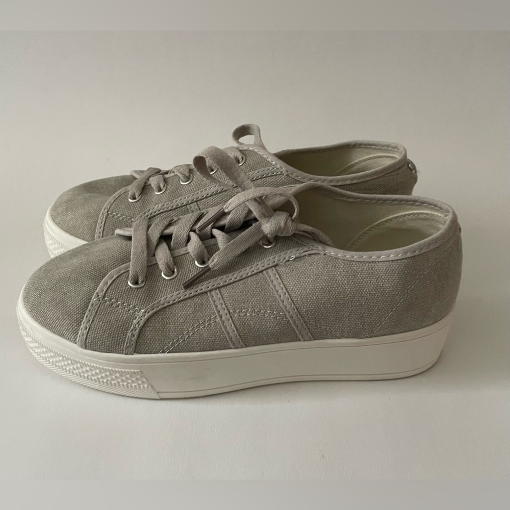 Rock & Candy Light Gray Canvas Sneakers